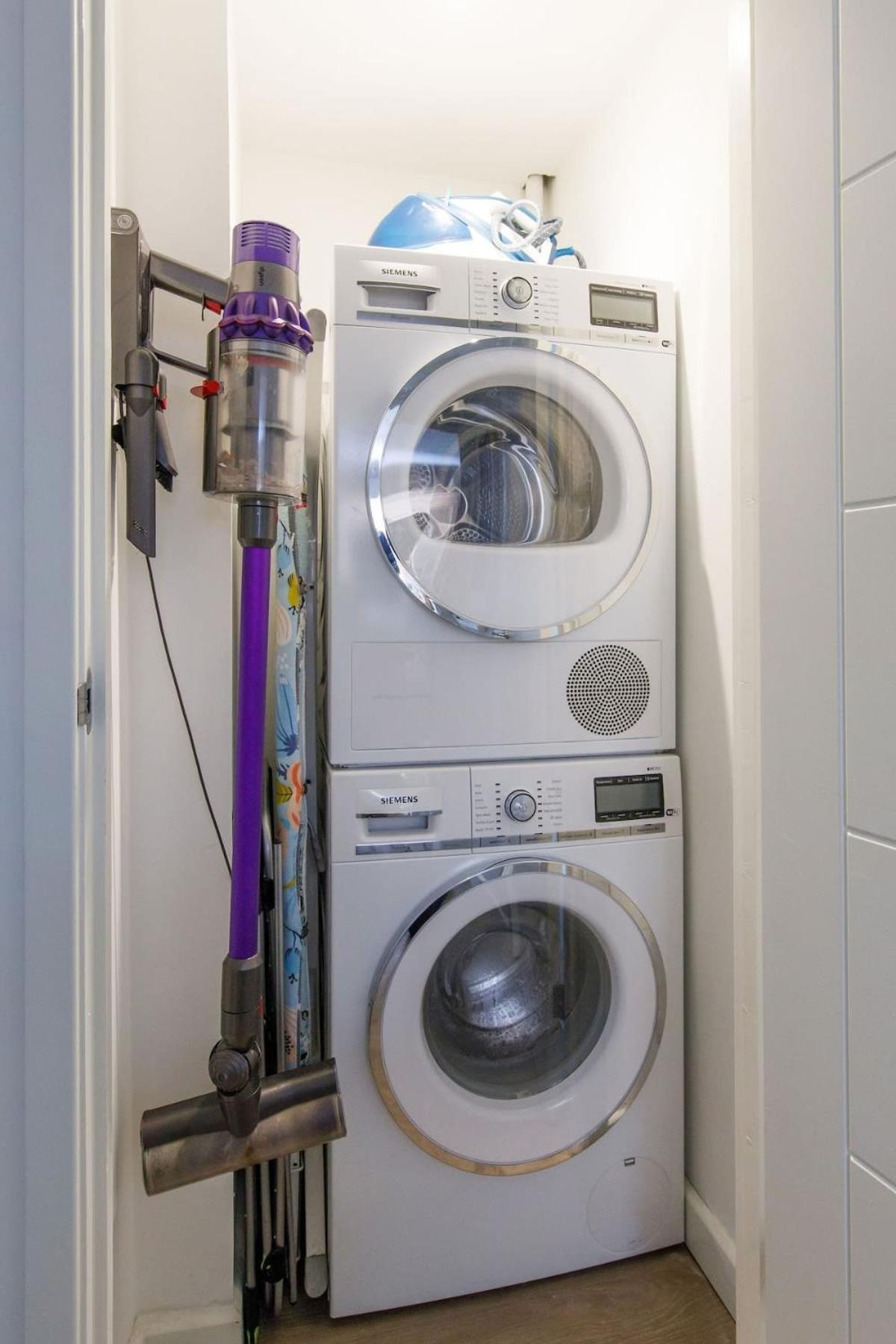 Stylish City Centre Apartment With Sauna Chichester Extérieur photo